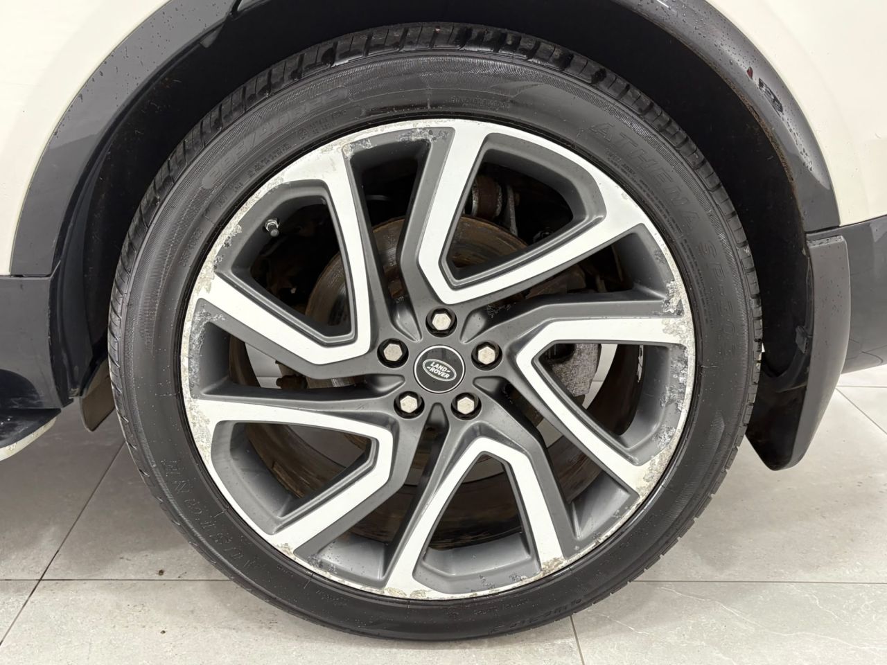 2017 LAND ROVER DISCOVERY 3.0 TD V6 HSE SUV 5dr Diesel Auto 4WD Euro 6 (s/s) (258 ps) - vehicle photo 19 for sale on PureCar