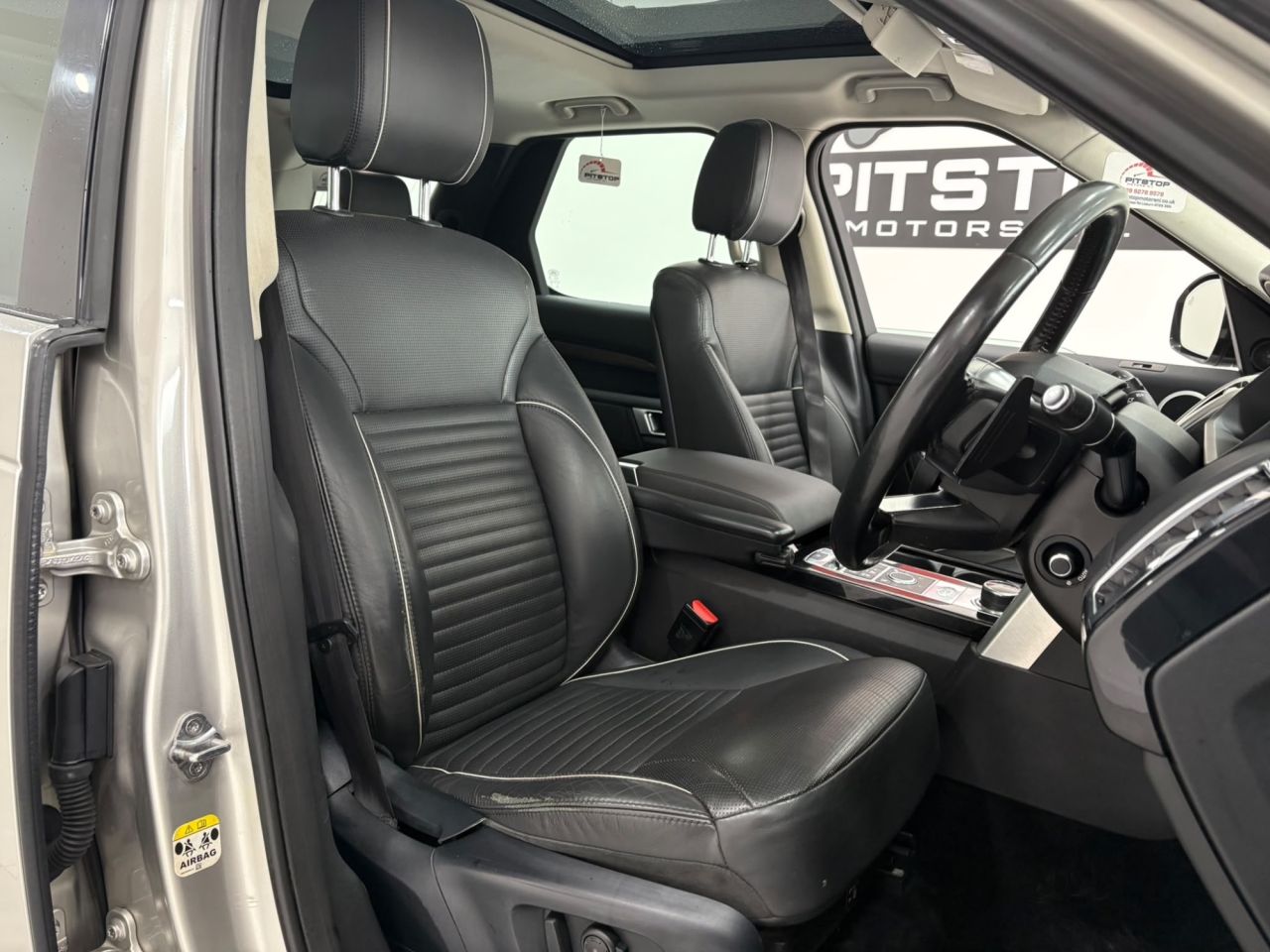 2017 LAND ROVER DISCOVERY 3.0 TD V6 HSE SUV 5dr Diesel Auto 4WD Euro 6 (s/s) (258 ps) - vehicle photo 21 for sale on PureCar