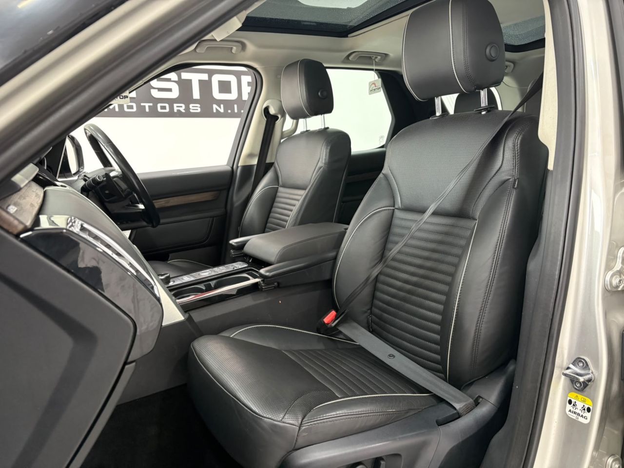 2017 LAND ROVER DISCOVERY 3.0 TD V6 HSE SUV 5dr Diesel Auto 4WD Euro 6 (s/s) (258 ps) - vehicle photo 30 for sale on PureCar