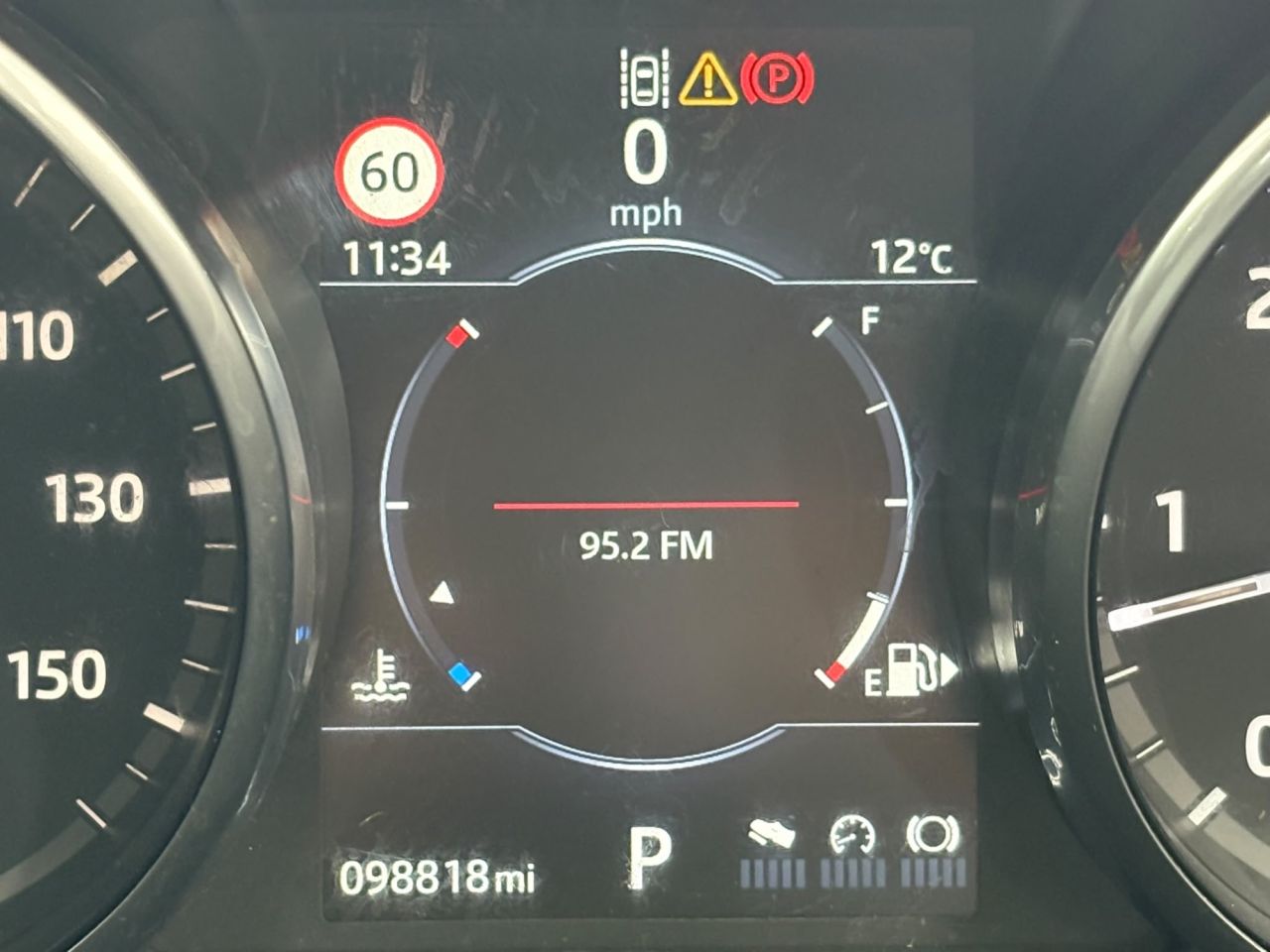 2017 LAND ROVER DISCOVERY 3.0 TD V6 HSE SUV 5dr Diesel Auto 4WD Euro 6 (s/s) (258 ps) - vehicle photo 34 for sale on PureCar