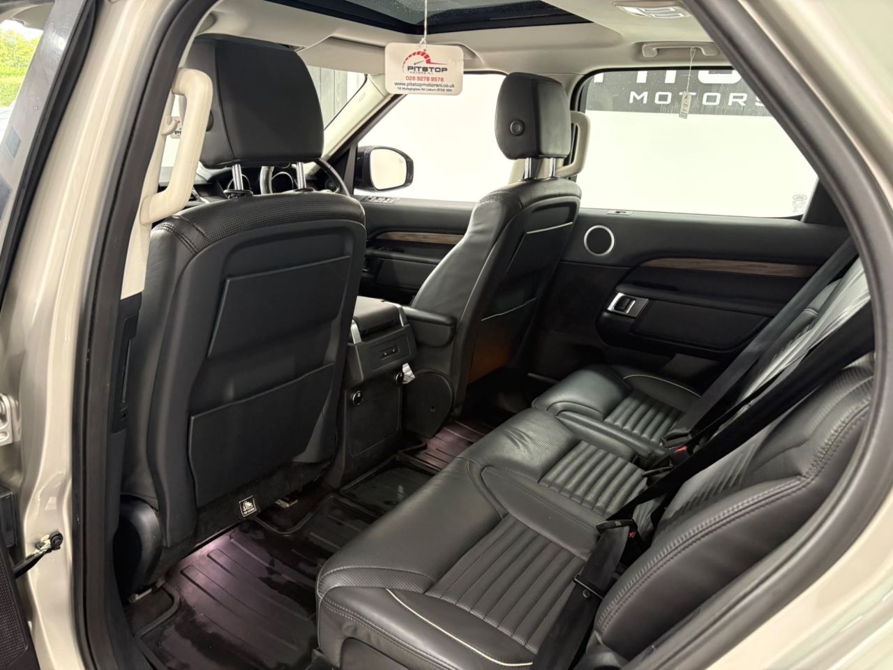2017 LAND ROVER DISCOVERY 3.0 TD V6 HSE SUV 5dr Diesel Auto 4WD Euro 6 (s/s) (258 ps) - vehicle photo 50 for sale on PureCar