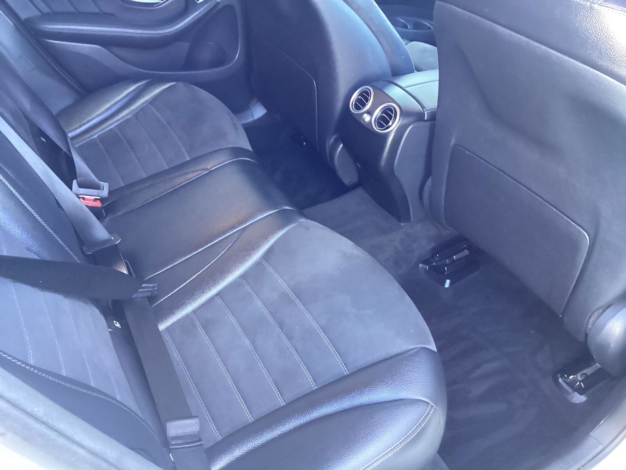 2021 MERCEDES GLC 2.0 GLC220d AMG Line SUV 5dr Diesel G-Tronic+ 4MATIC Euro 6 (s/s) (194 ps) - vehicle photo 8 for sale on PureCar