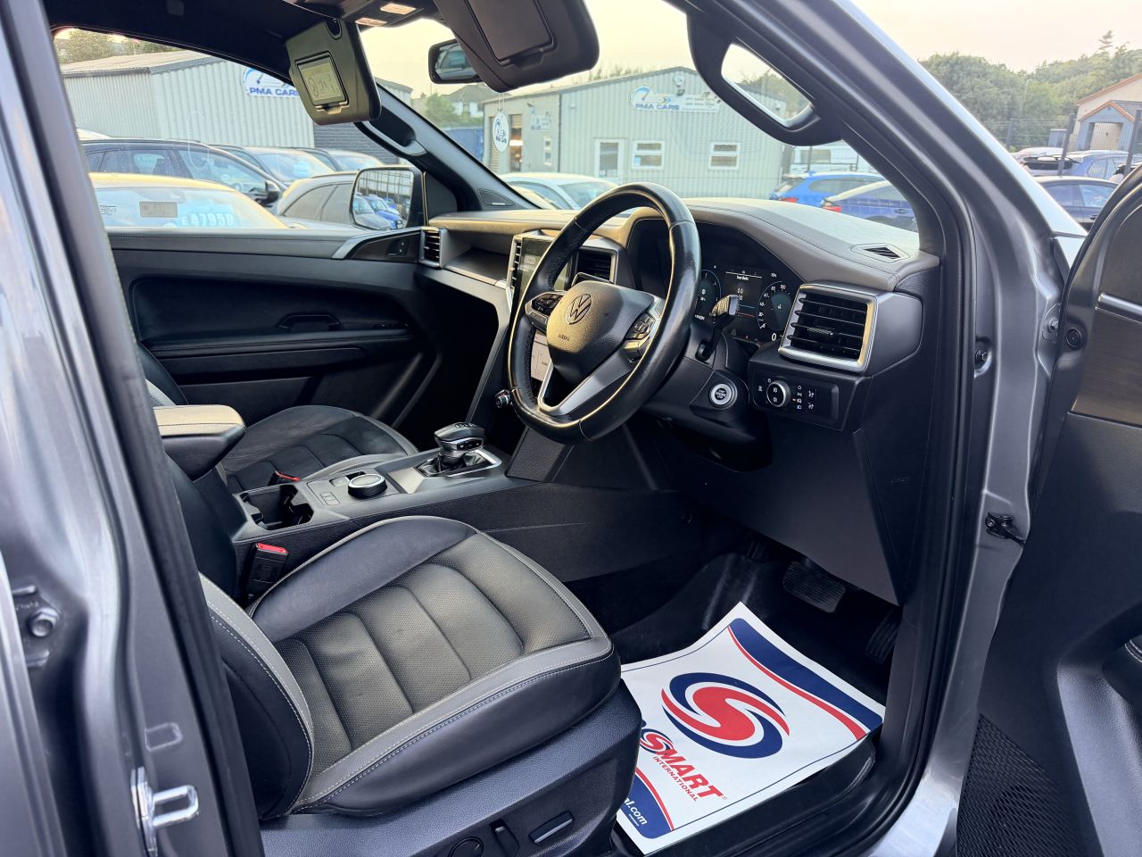 2023 VOLKSWAGEN AMAROK 3.0 TDI V6 Style Pickup Double Cab 4dr Diesel Auto 4Motion Euro 6 (s/s) (24 - vehicle photo 9 for sale on PureCar