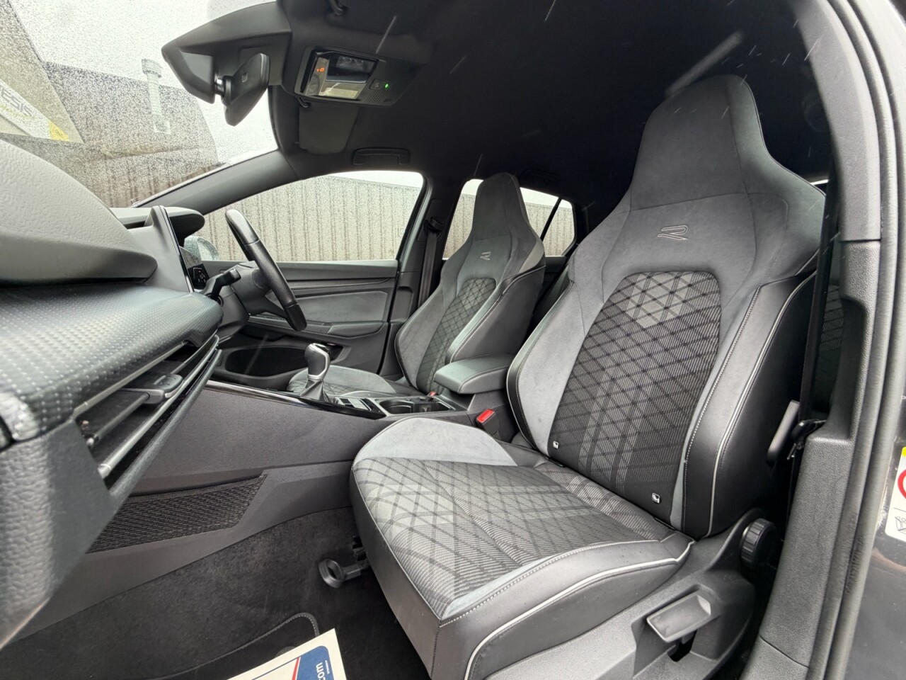 2024 VOLKSWAGEN GOLF 1.5 TSI R-Line Hatchback 5dr Petrol Manual Euro 6 (s/s) (130 ps) - vehicle photo 9 for sale on PureCar