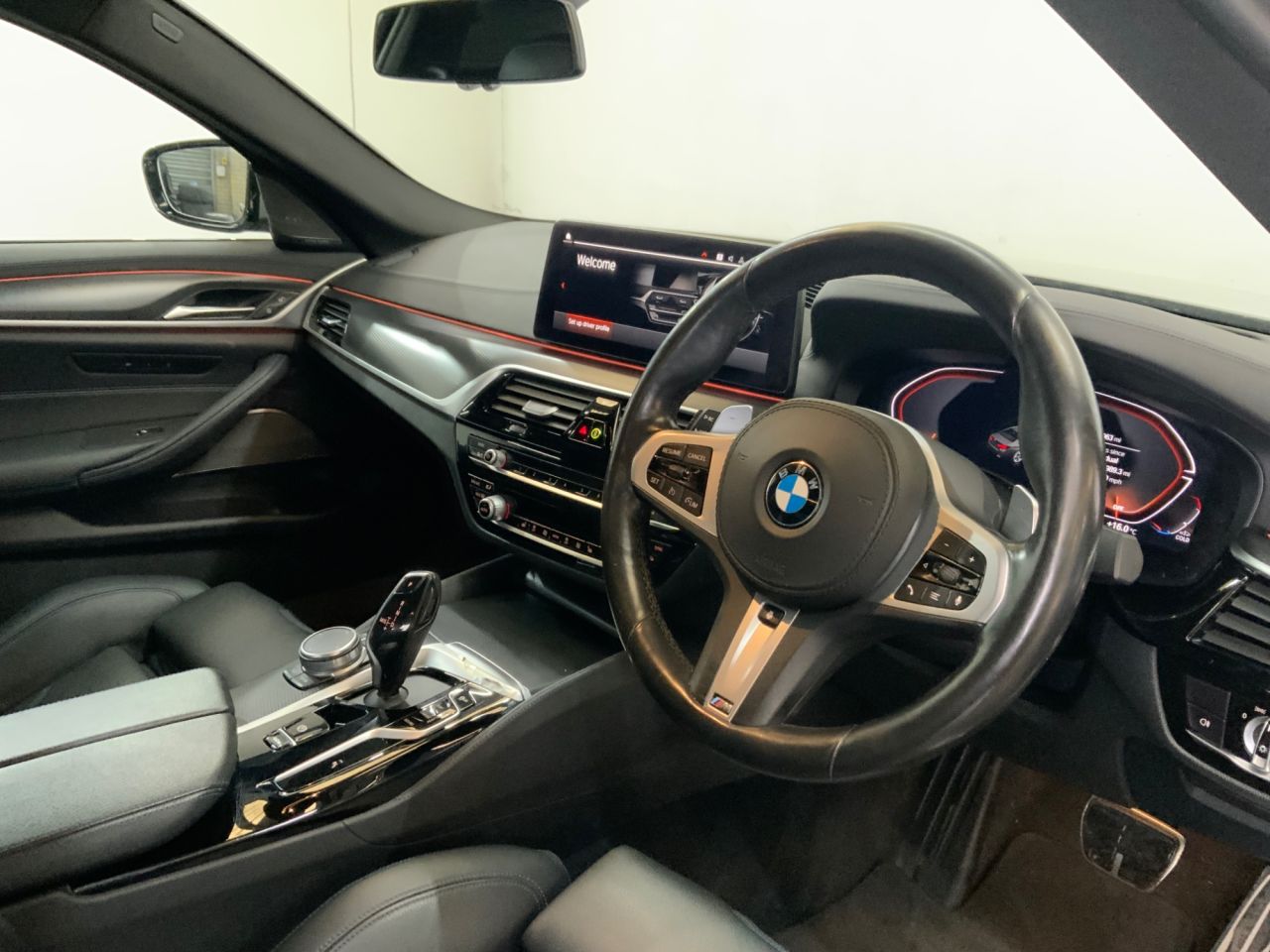 2020 BMW 5 SERIES 3.0 530d MHT M Sport Edition Saloon 4dr Diesel Hybrid Steptronic xDrive Eur - vehicle photo 29 for sale on PureCar