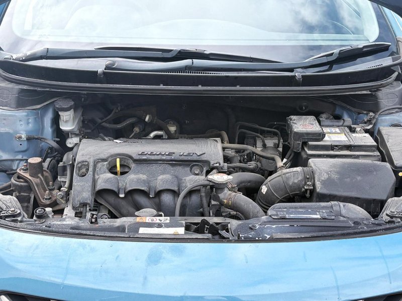 2012 Hyundai i30 in blue — photo 3 of 17