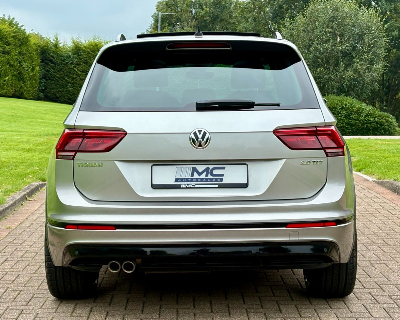 2018 VOLKSWAGEN TIGUAN 2.0 TDI R-Line SUV 5dr Diesel DSG Euro 6 (s/s) (150 ps) - vehicle photo 9 for sale on PureCar