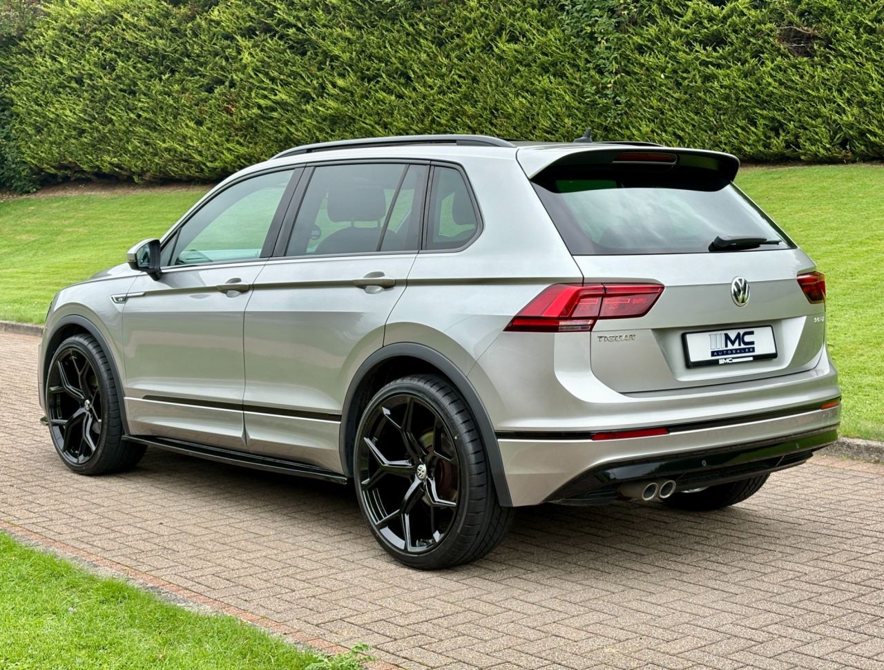 2018 VOLKSWAGEN TIGUAN 2.0 TDI R-Line SUV 5dr Diesel DSG Euro 6 (s/s) (150 ps) - vehicle photo 4 for sale on PureCar
