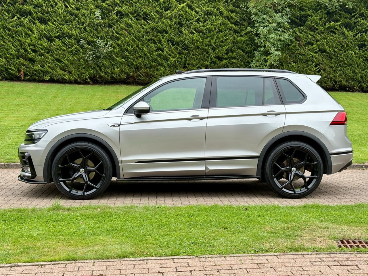 2018 VOLKSWAGEN TIGUAN 2.0 TDI R-Line SUV 5dr Diesel DSG Euro 6 (s/s) (150 ps) - vehicle photo 8 for sale on PureCar