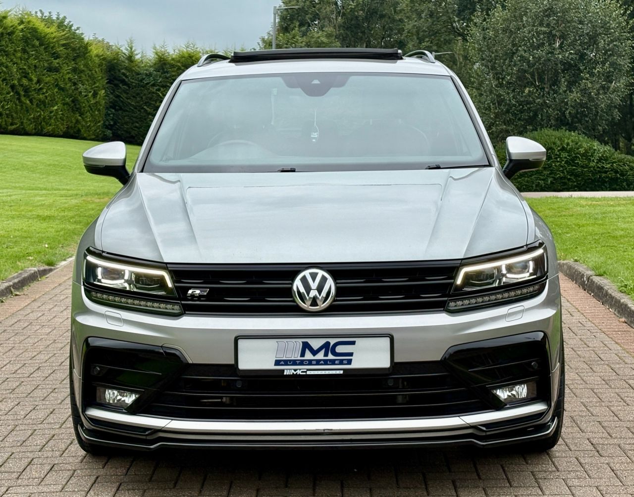 2018 VOLKSWAGEN TIGUAN 2.0 TDI R-Line SUV 5dr Diesel DSG Euro 6 (s/s) (150 ps) - vehicle photo 10 for sale on PureCar