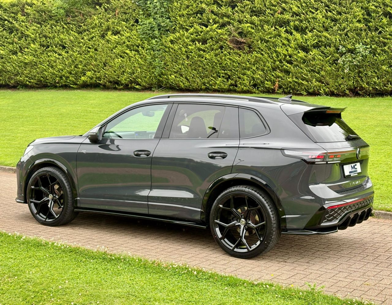 2024 VOLKSWAGEN TIGUAN 1.5 eTSI MHEV R-Line SUV 5dr Petrol Hybrid DSG Euro 6 (s/s) (150 ps) - vehicle photo 11 for sale on PureCar