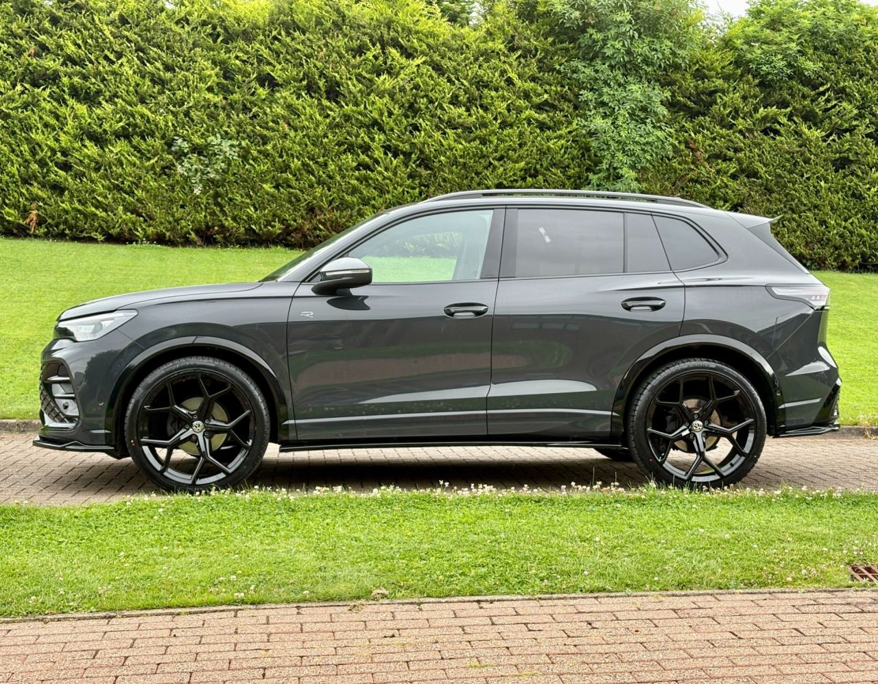 2024 VOLKSWAGEN TIGUAN 1.5 eTSI MHEV R-Line SUV 5dr Petrol Hybrid DSG Euro 6 (s/s) (150 ps) - vehicle photo 8 for sale on PureCar