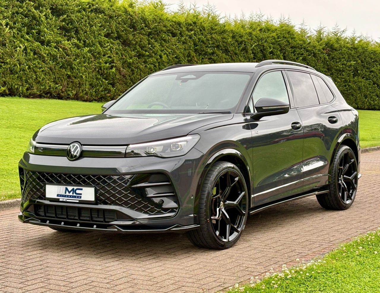 2024 VOLKSWAGEN TIGUAN 1.5 eTSI MHEV R-Line SUV 5dr Petrol Hybrid DSG Euro 6 (s/s) (150 ps) - vehicle photo 2 for sale on PureCar