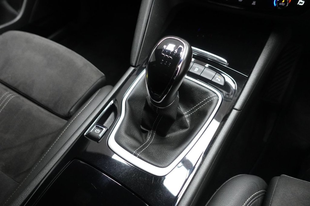 2021 Vauxhall Insignia — image 28