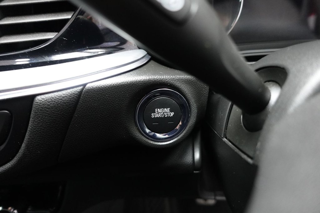 2021 Vauxhall Insignia — image 24