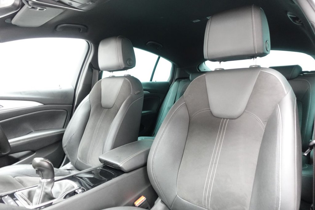 2021 Vauxhall Insignia — image 9