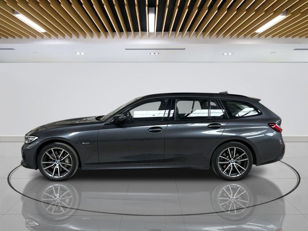 2021 BMW 3 Series — image 4