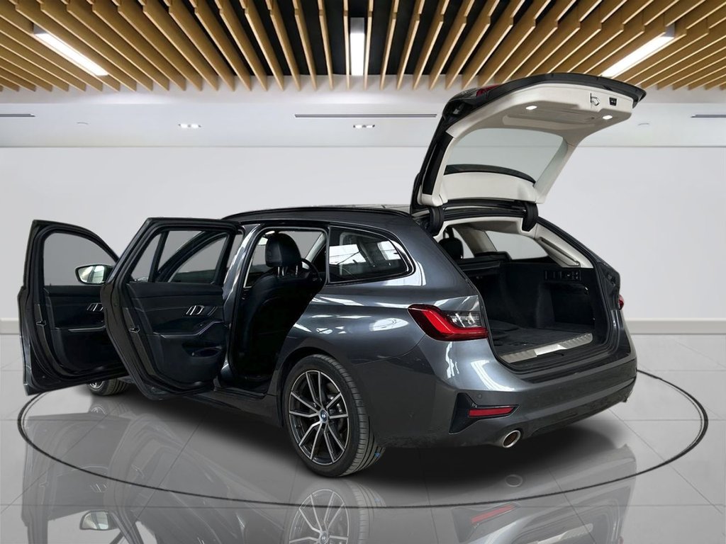 2021 BMW 3 Series — image 8