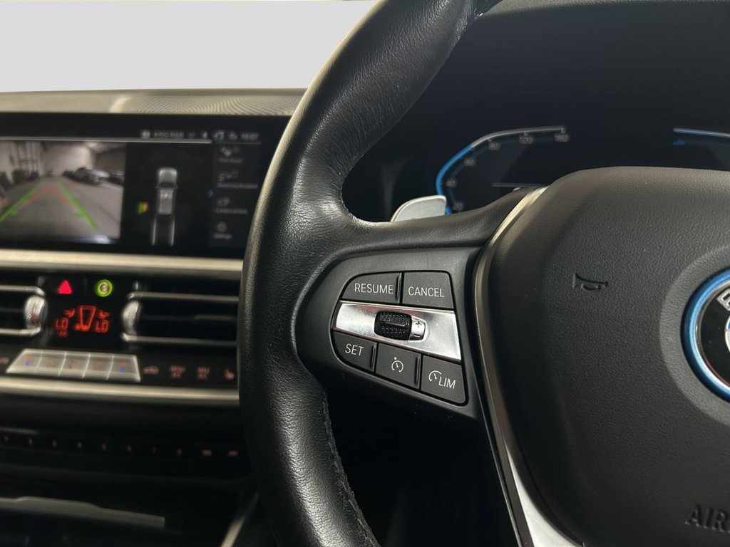 2021 BMW 3 Series — image 13