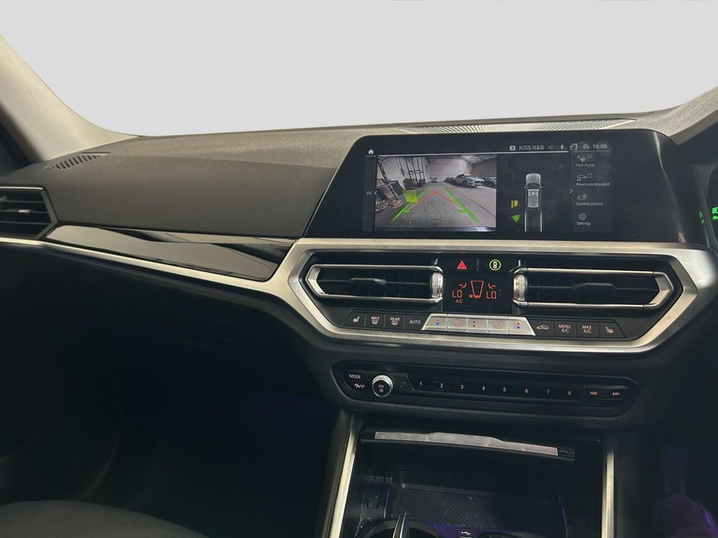 2021 BMW 3 Series — image 18