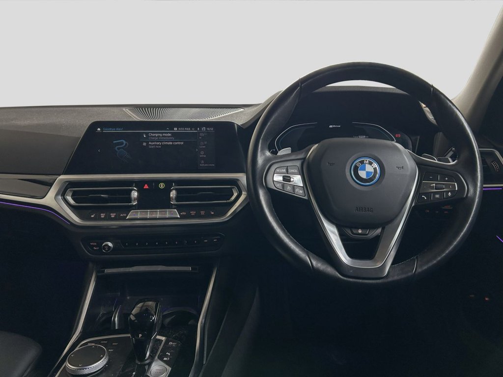 2021 BMW 3 Series — image 11