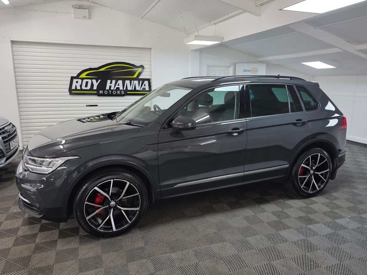 2021 VOLKSWAGEN TIGUAN 1.5 TSI Life SUV 5dr Petrol DSG Euro 6 (s/s) (150 ps) 7-Speed DSG automatic - vehicle photo 3 for sale on PureCar