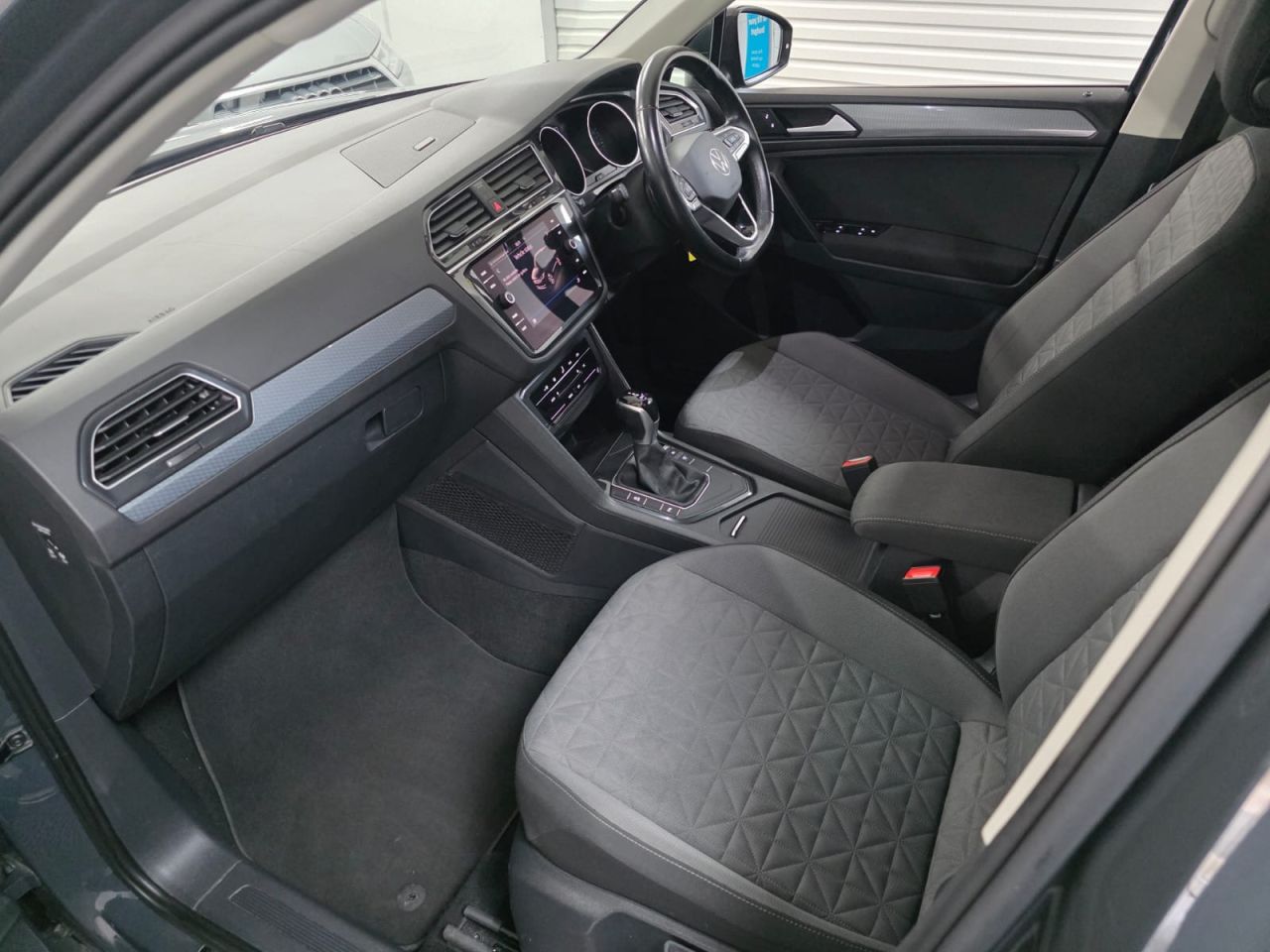 2021 VOLKSWAGEN TIGUAN 1.5 TSI Life SUV 5dr Petrol DSG Euro 6 (s/s) (150 ps) 7-Speed DSG automatic - vehicle photo 11 for sale on PureCar