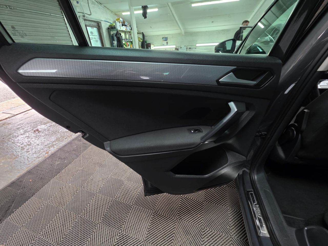 2021 VOLKSWAGEN TIGUAN 1.5 TSI Life SUV 5dr Petrol DSG Euro 6 (s/s) (150 ps) 7-Speed DSG automatic - vehicle photo 15 for sale on PureCar