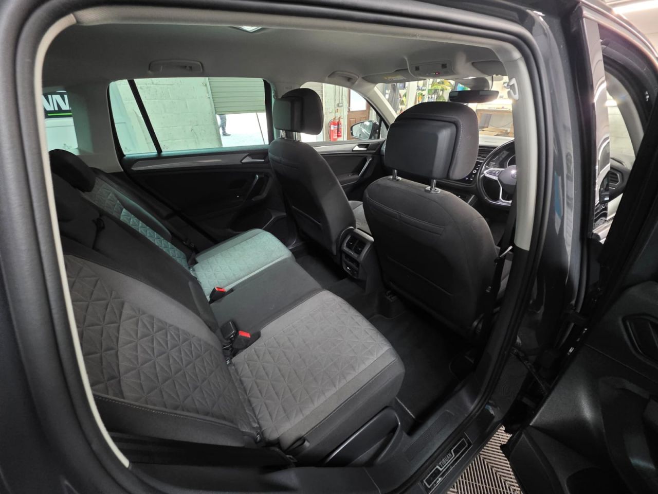 2021 VOLKSWAGEN TIGUAN 1.5 TSI Life SUV 5dr Petrol DSG Euro 6 (s/s) (150 ps) 7-Speed DSG automatic - vehicle photo 16 for sale on PureCar