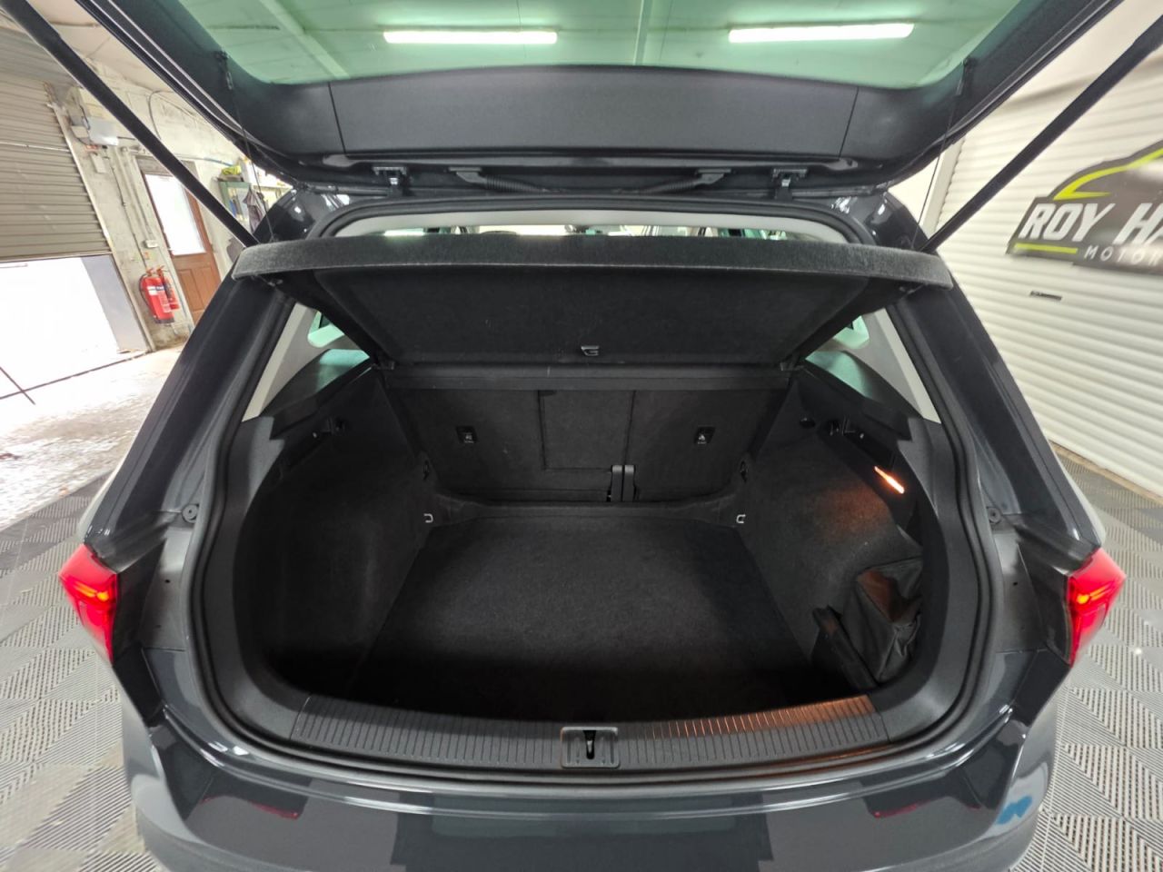 2021 VOLKSWAGEN TIGUAN 1.5 TSI Life SUV 5dr Petrol DSG Euro 6 (s/s) (150 ps) 7-Speed DSG automatic - vehicle photo 17 for sale on PureCar
