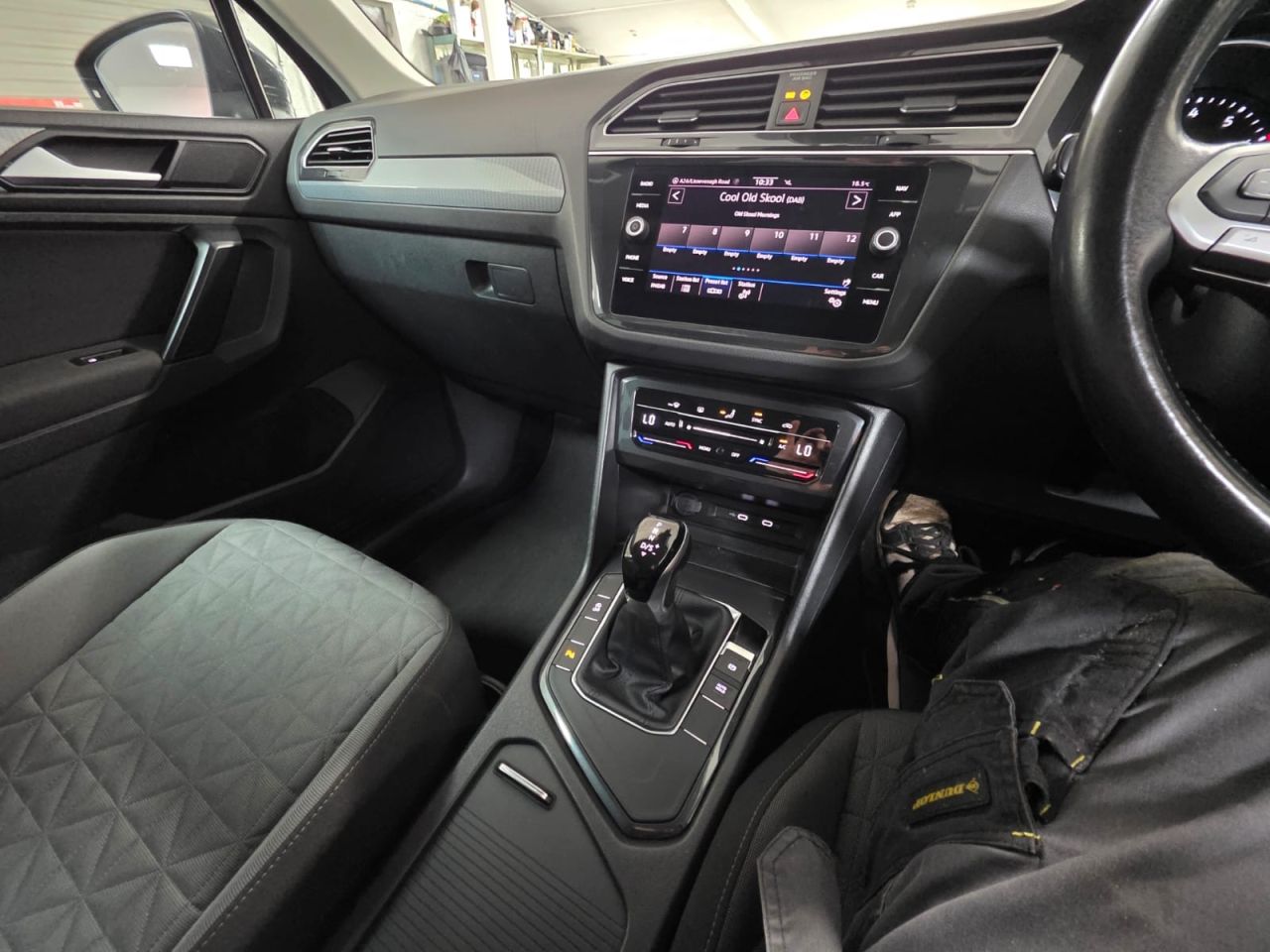 2021 VOLKSWAGEN TIGUAN 1.5 TSI Life SUV 5dr Petrol DSG Euro 6 (s/s) (150 ps) 7-Speed DSG automatic - vehicle photo 23 for sale on PureCar
