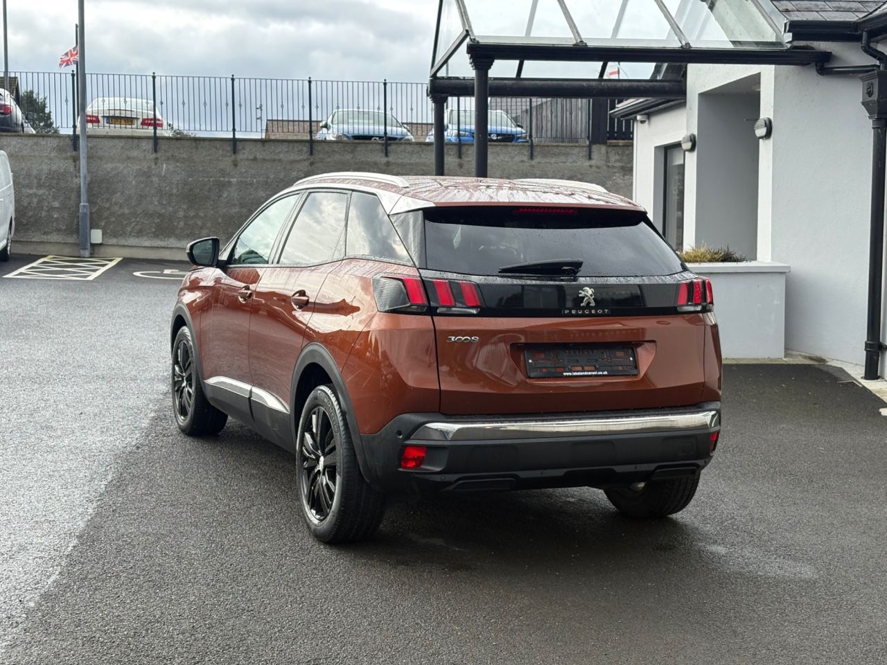 2020 PEUGEOT 1.5 BlueHDi Allure SUV 5dr Diesel Manual Euro 6 (s/s) (130 ps) - vehicle photo 4 for sale on PureCar
