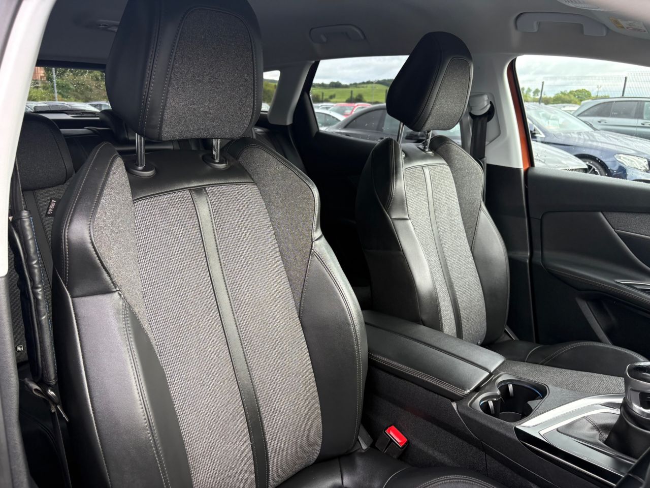 2020 PEUGEOT 1.5 BlueHDi Allure SUV 5dr Diesel Manual Euro 6 (s/s) (130 ps) - vehicle photo 11 for sale on PureCar
