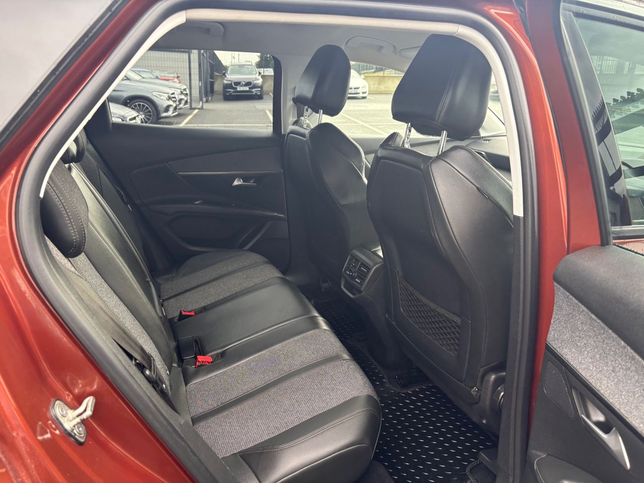 2020 PEUGEOT 1.5 BlueHDi Allure SUV 5dr Diesel Manual Euro 6 (s/s) (130 ps) - vehicle photo 12 for sale on PureCar