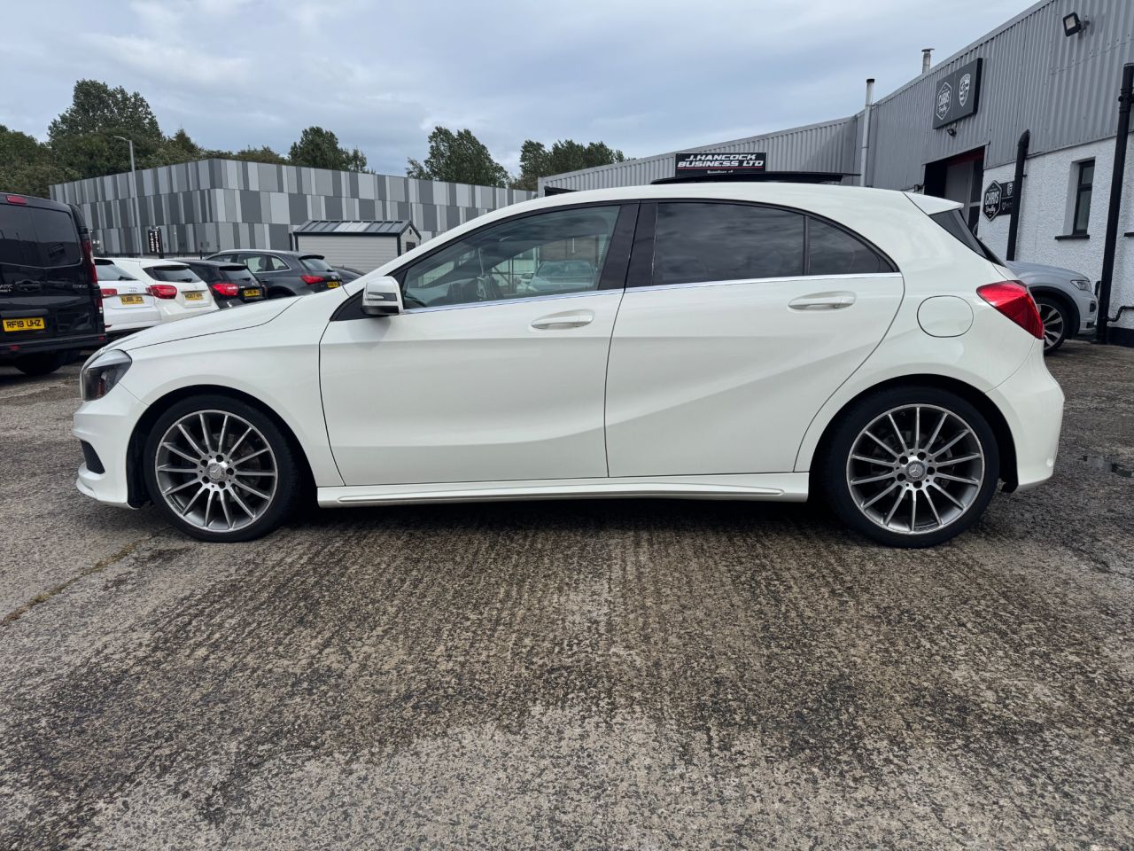 2015 MERCEDES A CLASS 1.5 A180 CDI AMG Sport Hatchback 5dr Diesel Manual Euro 6 (s/s) (109 ps) - vehicle photo 10 for sale on PureCar