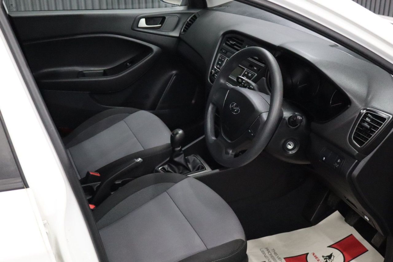 2017 HYUNDAI I20 1.2 S Hatchback 5dr Petrol Manual Euro 6 (75 ps) LONG MOT / LOW INSURANCE G - vehicle photo 19 for sale on PureCar