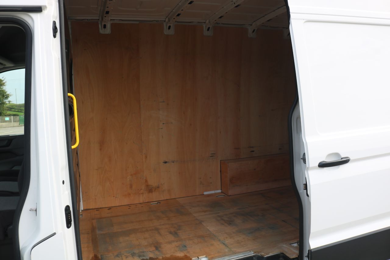 2023 VOLKSWAGEN CRAFTER 2.0 TDI CR30 Startline Panel Van 5dr Diesel Manual FWD MWB High Roof Euro 6 - vehicle photo 6 for sale on PureCar