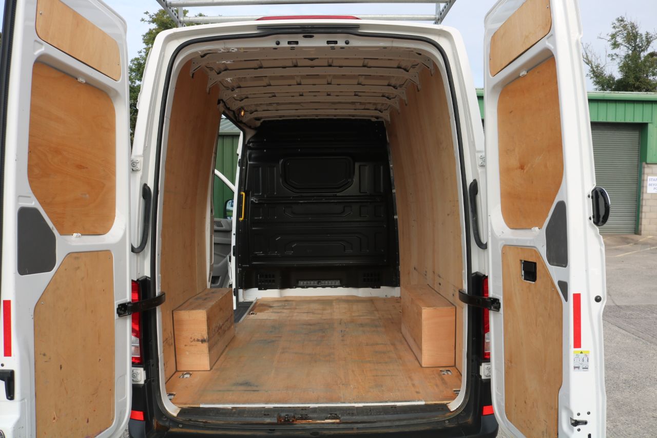 2023 VOLKSWAGEN CRAFTER 2.0 TDI CR30 Startline Panel Van 5dr Diesel Manual FWD MWB High Roof Euro 6 - vehicle photo 7 for sale on PureCar