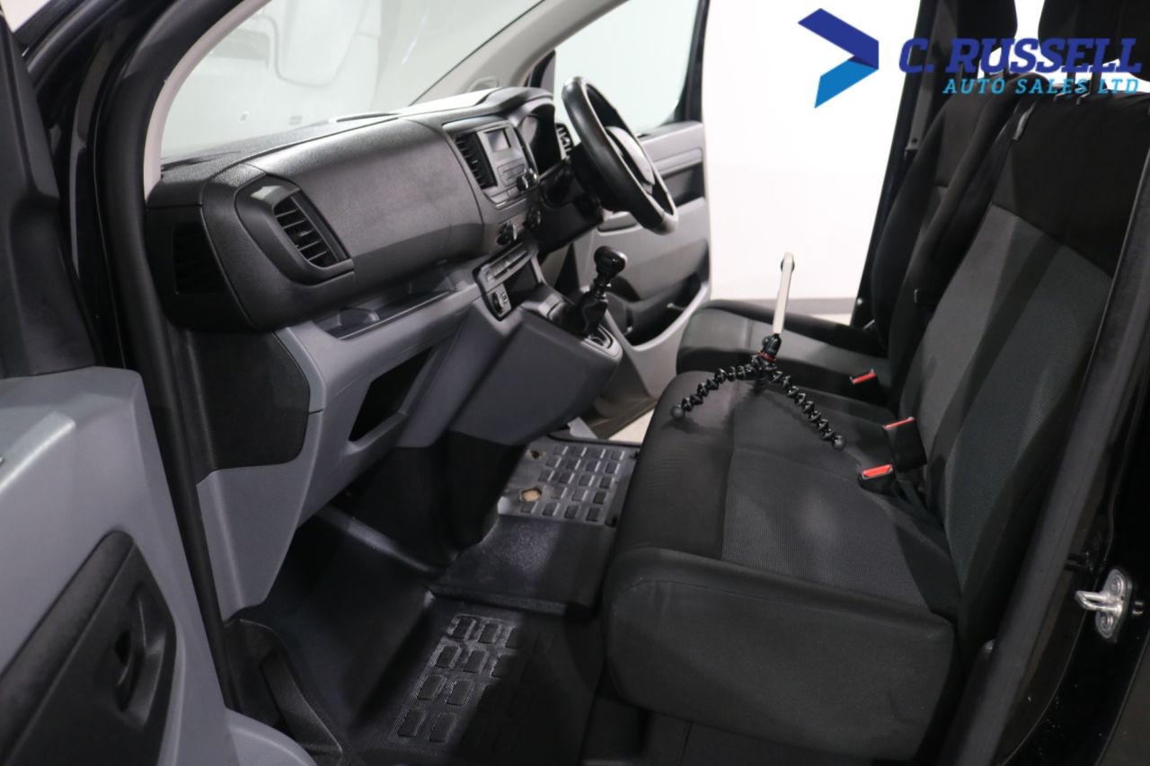 2021 VAUXHALL VIVARO LIFE 1.5 Turbo D Edition M MPV 5dr Diesel Manual SWB Euro 6 (s/s) (9 Seat) (120 - vehicle photo 29 for sale on PureCar