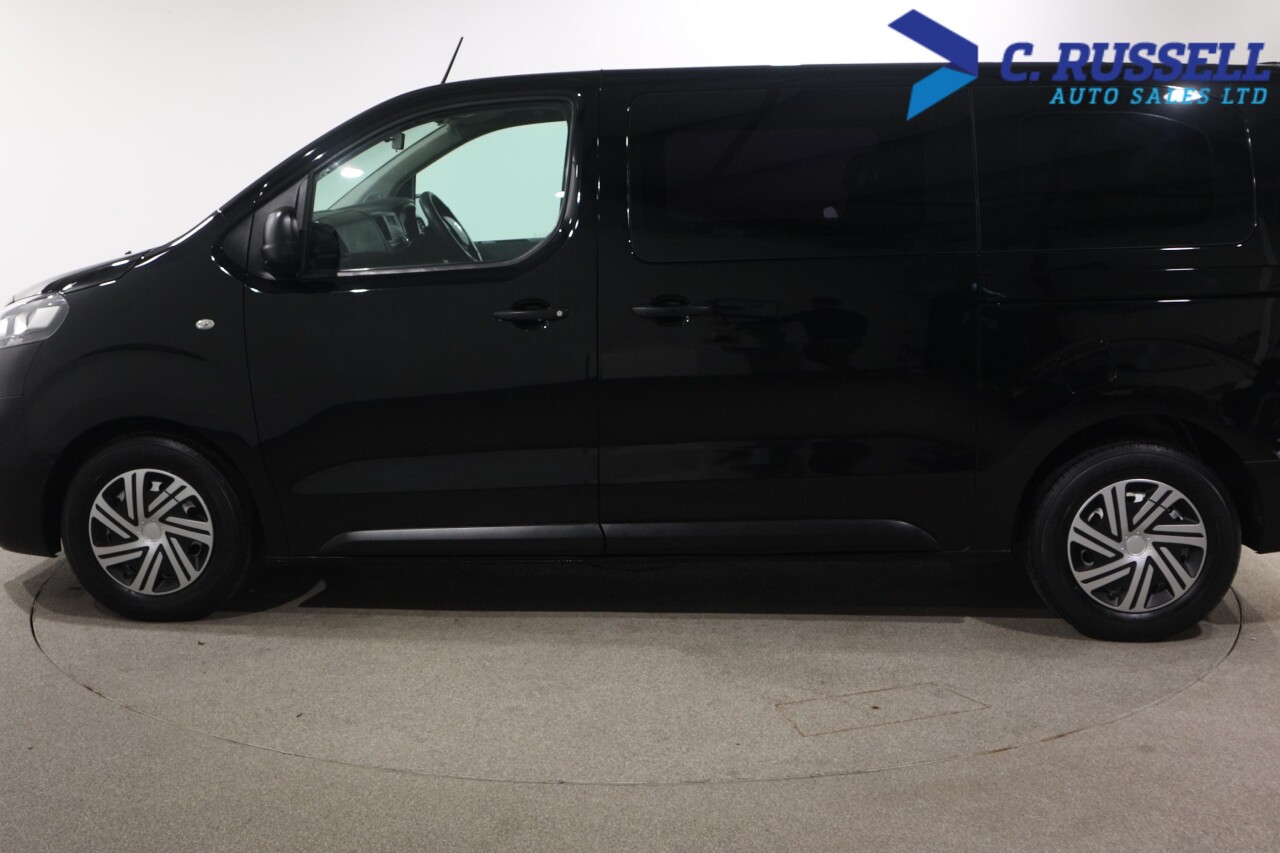 2021 VAUXHALL VIVARO LIFE 1.5 Turbo D Edition M MPV 5dr Diesel Manual SWB Euro 6 (s/s) (9 Seat) (120 - vehicle photo 16 for sale on PureCar