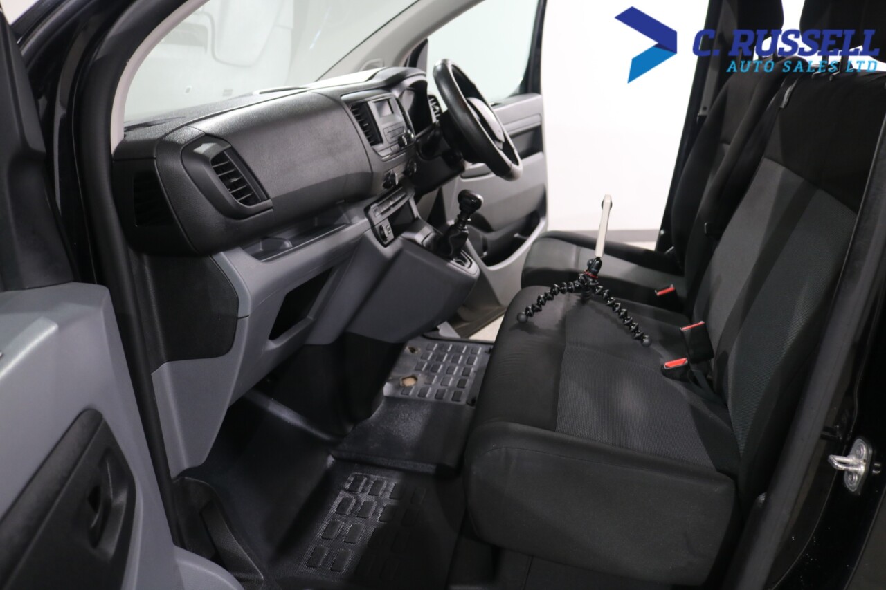 2021 VAUXHALL VIVARO LIFE 1.5 Turbo D Edition M MPV 5dr Diesel Manual SWB Euro 6 (s/s) (9 Seat) (120 - vehicle photo 30 for sale on PureCar