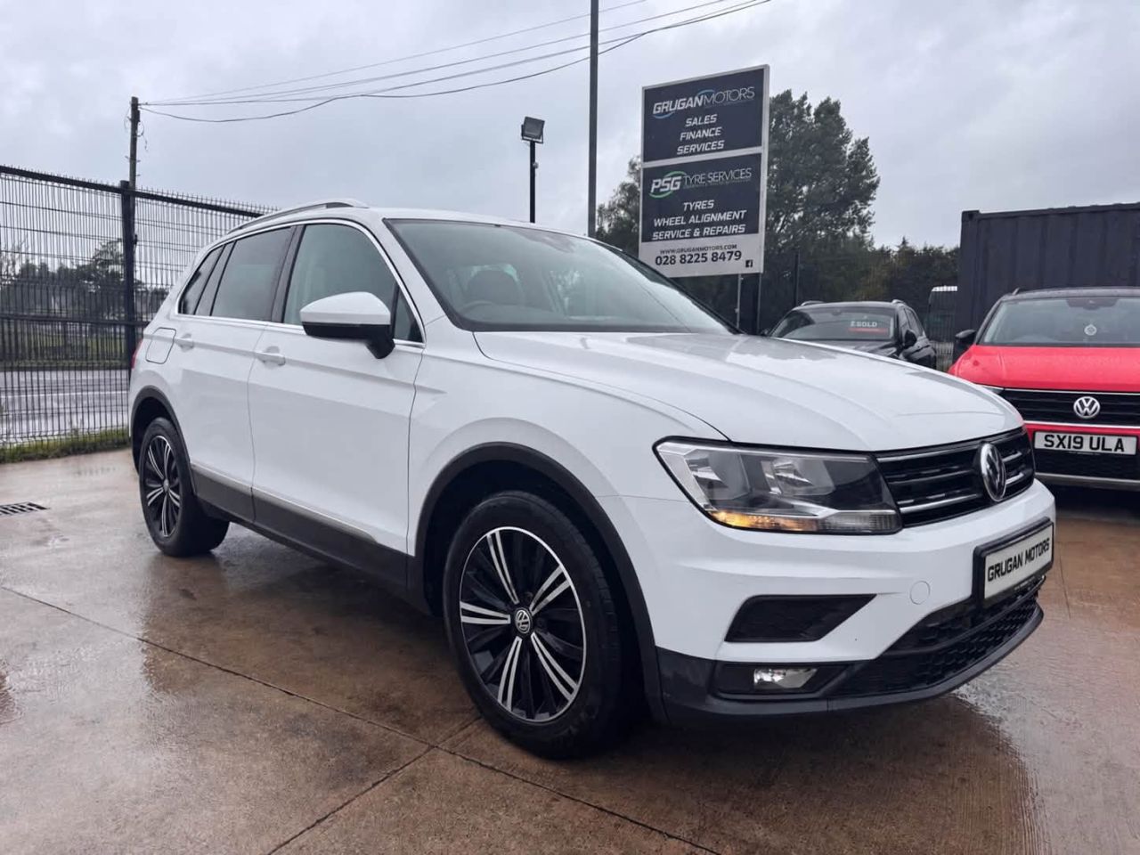 2017 VOLKSWAGEN TIGUAN 2.0 TDI SE Navigation SUV 5dr Diesel Manual Euro 6 (s/s) (150 ps) - vehicle photo 1 for sale on PureCar