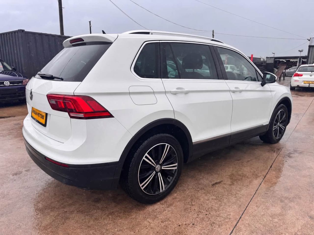 2017 VOLKSWAGEN TIGUAN 2.0 TDI SE Navigation SUV 5dr Diesel Manual Euro 6 (s/s) (150 ps) - vehicle photo 2 for sale on PureCar