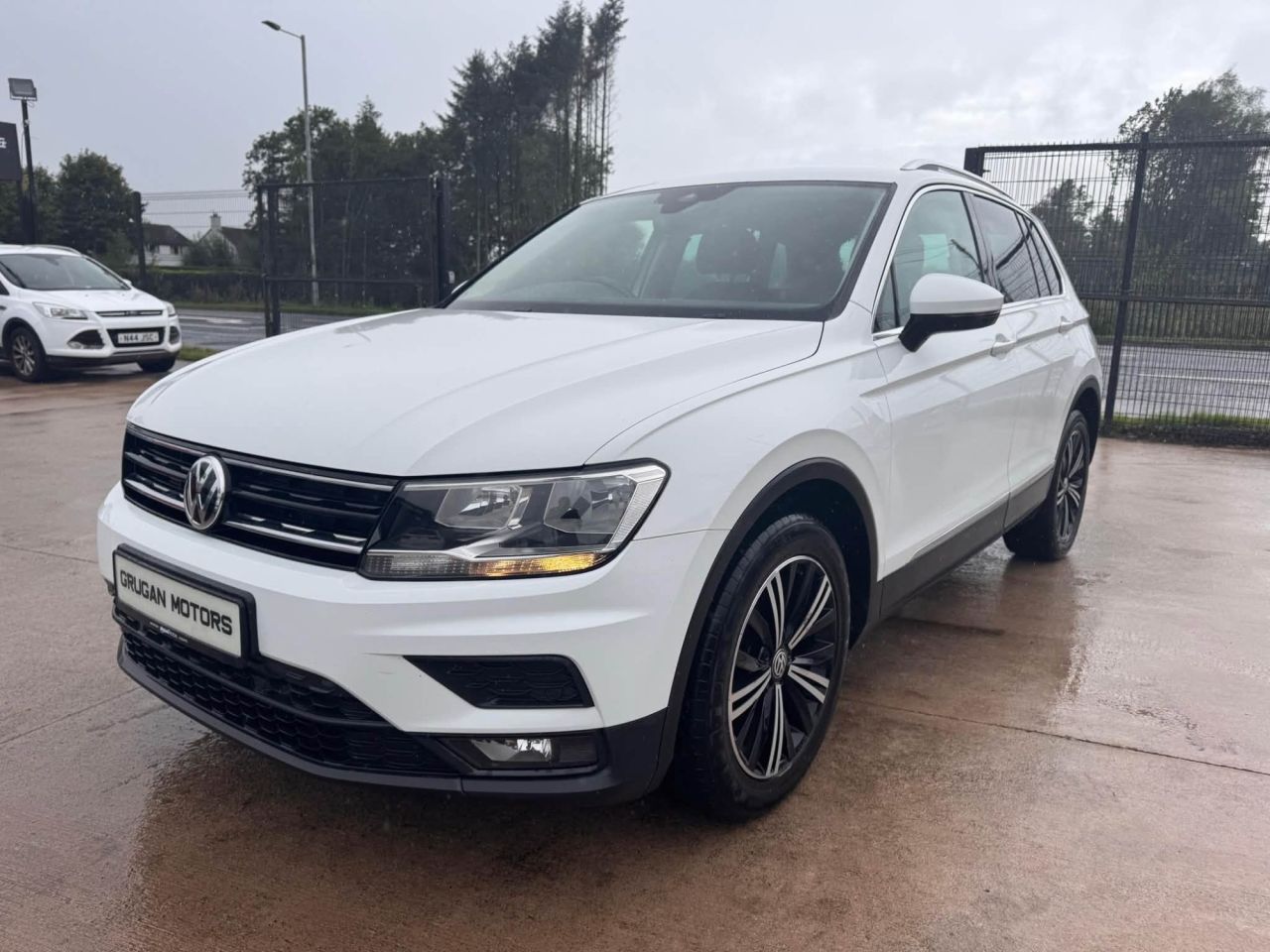 2017 VOLKSWAGEN TIGUAN 2.0 TDI SE Navigation SUV 5dr Diesel Manual Euro 6 (s/s) (150 ps) - vehicle photo 5 for sale on PureCar