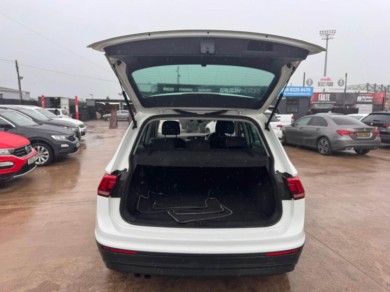 2017 VOLKSWAGEN TIGUAN 2.0 TDI SE Navigation SUV 5dr Diesel Manual Euro 6 (s/s) (150 ps) - vehicle photo 10 for sale on PureCar