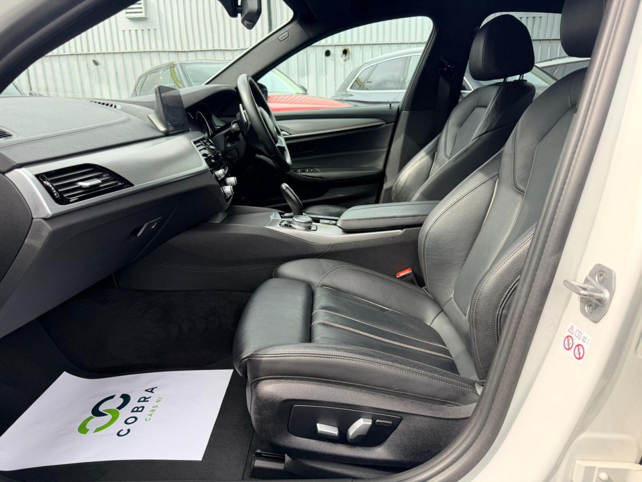 2017 BMW 5 SERIES 2.0 520d M Sport Saloon 4dr Diesel Auto Euro 6 (s/s) (190 ps) - vehicle photo 10 for sale on PureCar