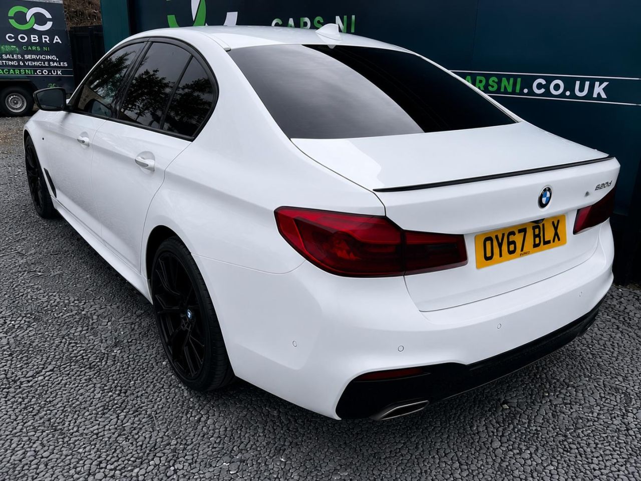2017 BMW 5 SERIES 2.0 520d M Sport Saloon 4dr Diesel Auto Euro 6 (s/s) (190 ps) - vehicle photo 5 for sale on PureCar