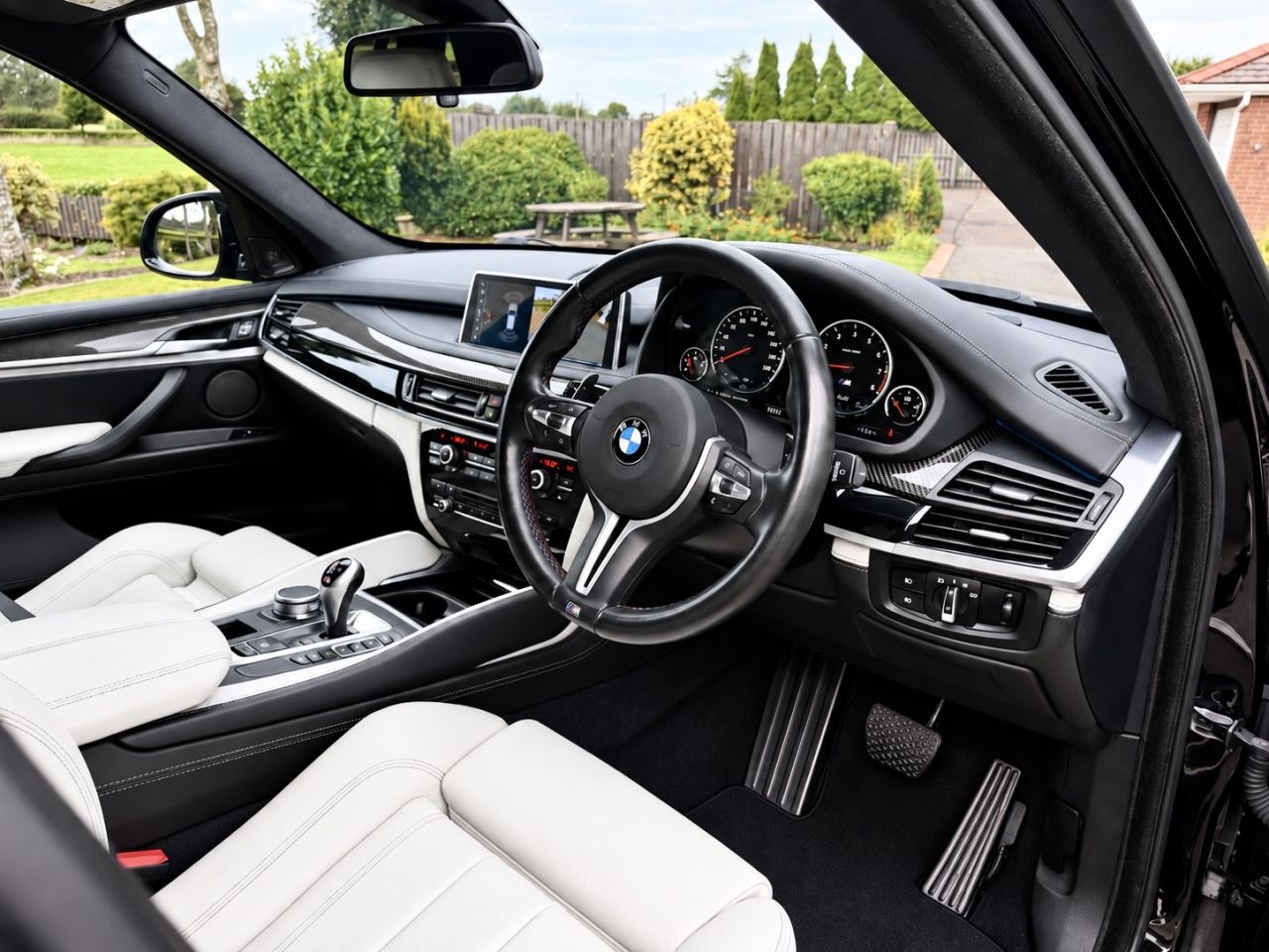 2017 BMW X5 M 4.4 BiTurbo V8 SUV 5dr Petrol Auto xDrive Euro 6 (s/s) (575 bhp) FROZEN GRE - vehicle photo 10 for sale on PureCar