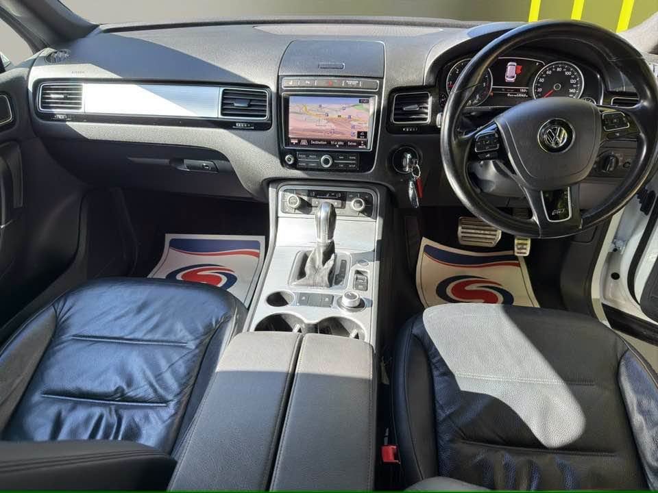 2016 VOLKSWAGEN TOUAREG 3.0 TDI V6 BlueMotion Tech R-Line SUV 5dr Diesel Tiptronic 4WD Euro 6 (s/s) - vehicle photo 11 for sale on PureCar