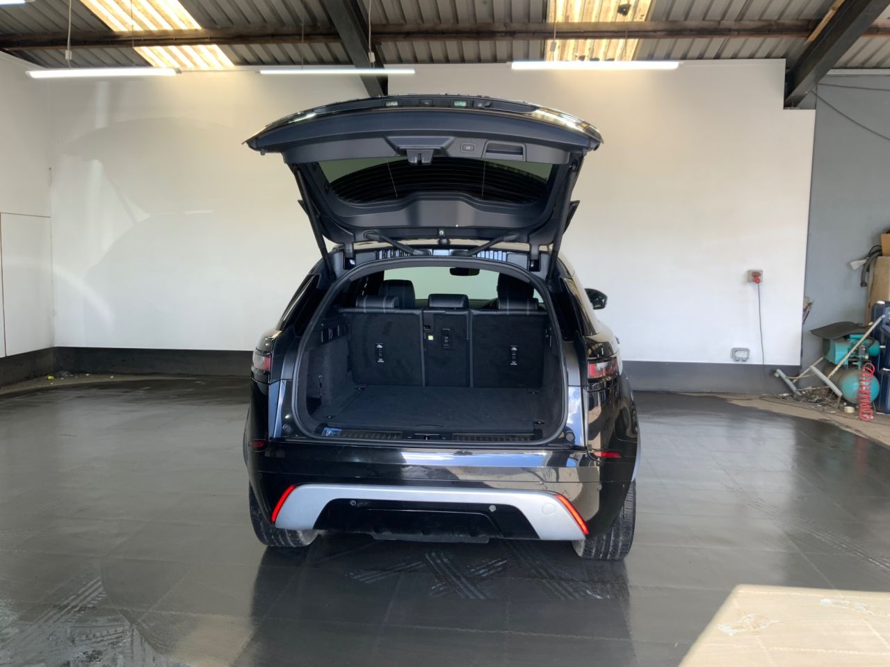 2021 LAND ROVER RANGE ROVER VELAR 2.0 D200 MHEV R-Dynamic SE SUV 5dr Diesel Auto 4WD Euro 6 (s/s) (204 ps) - vehicle photo 12 for sale on PureCar